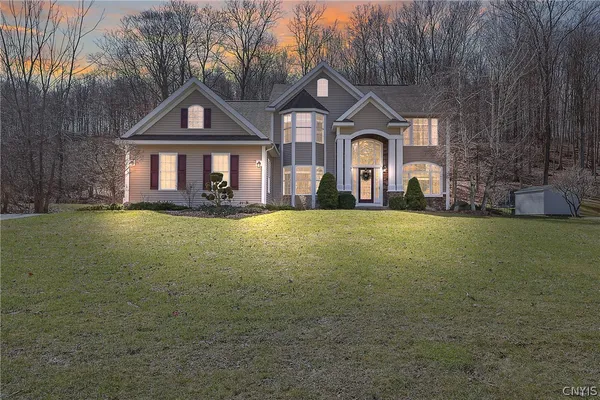 $759,900 | 301 Starksboro Drive, Camillus, NY 13031