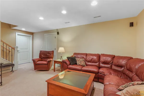 $759,900 | 301 Starksboro Drive, Camillus, NY 13031