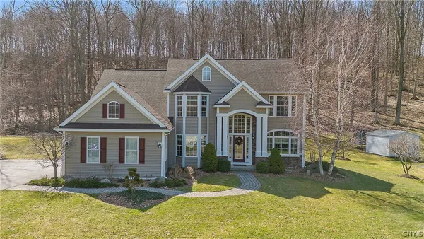 $759,900 | 301 Starksboro Drive, Camillus, NY 13031