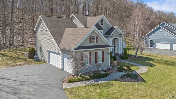 $759,900 | 301 Starksboro Drive, Camillus, NY 13031