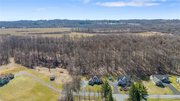 $759,900 | 301 Starksboro Drive, Camillus, NY 13031