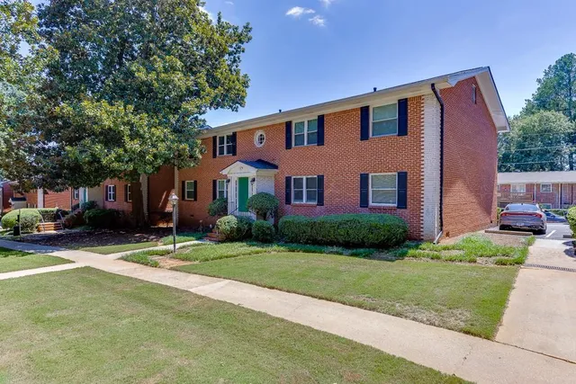 $1,645 | 4282 Roswell Road Northeast, Unit D2, Atlanta, GA 30342