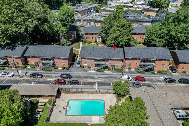 $1,595 | 4282 Roswell Road Northeast, Unit D2, Atlanta, GA 30342