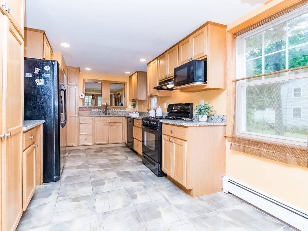 28 Sumner Road Billerica, MA 01862 - Photo 17 of 42 Gallery Image 17