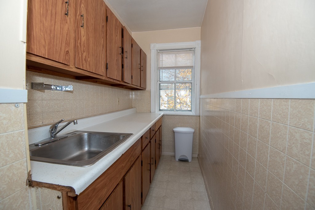 78 Gage Street Worcester, MA 01604 - Photo 9 of 30