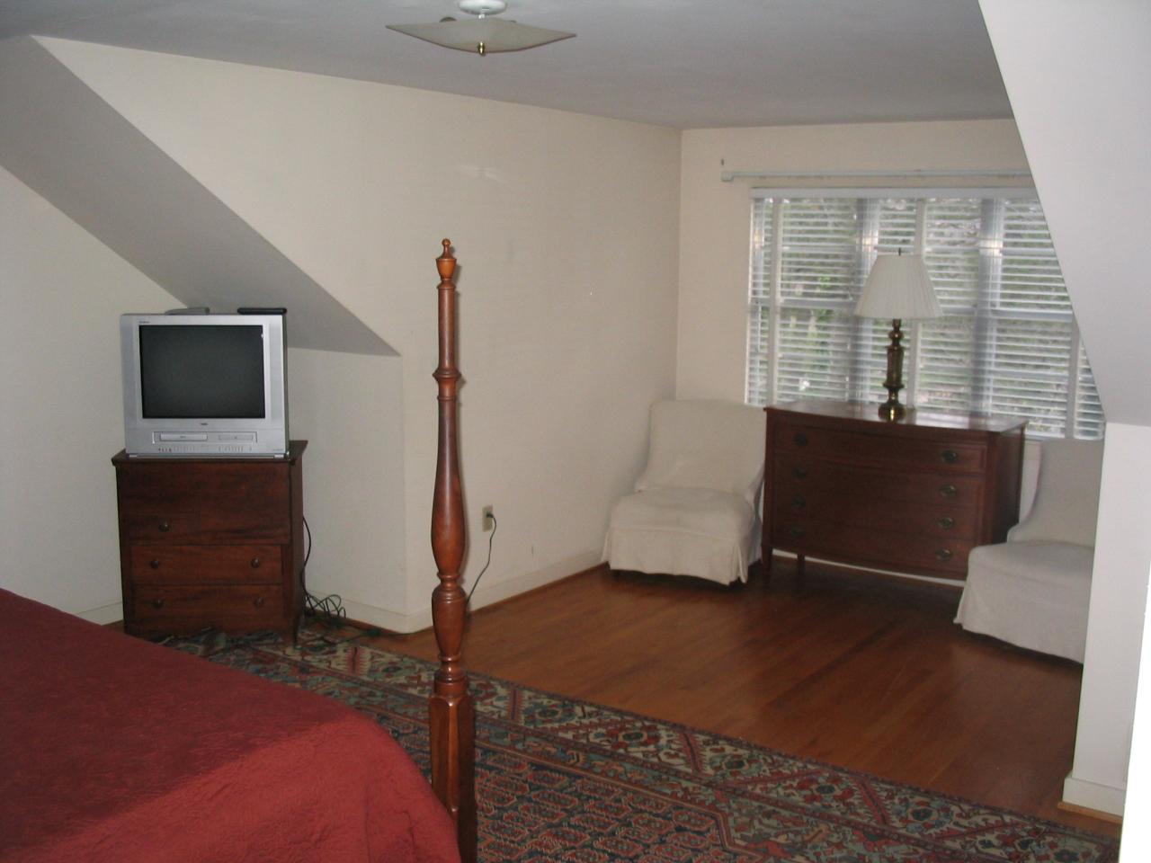 3912 Winding Way Road Southwest Roanoke, VA 24015 - Photo 14 of 22 Bedroom 1 Sitting Area
