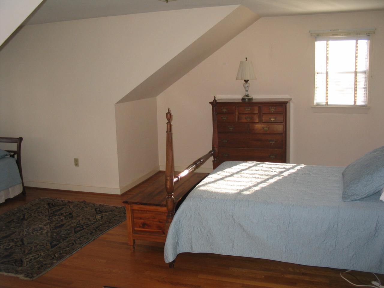 3912 Winding Way Road Southwest Roanoke, VA 24015 - Photo 15 of 22 Bedroom 2 (with sitting area)