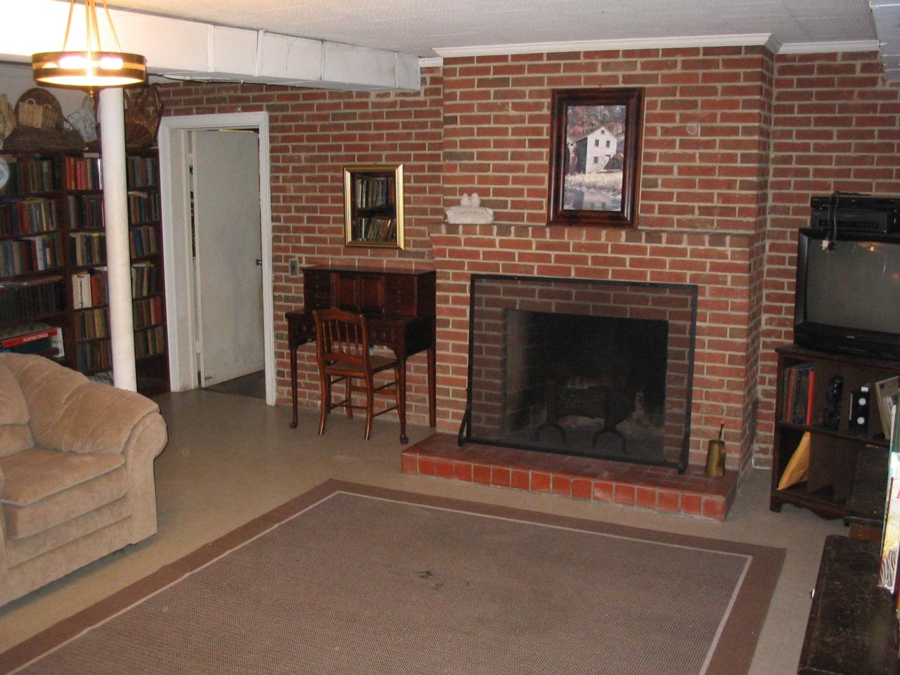 3912 Winding Way Road Southwest Roanoke, VA 24015 - Photo 19 of 22 Downstairs Family Room / Library