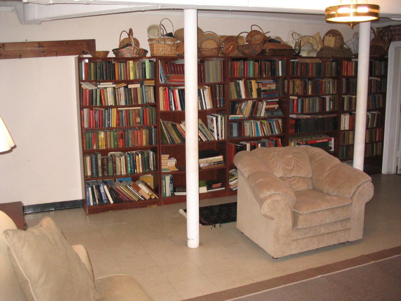3912 Winding Way Road Southwest Roanoke, VA 24015 - Photo 20 of 22 Library (photo 2)