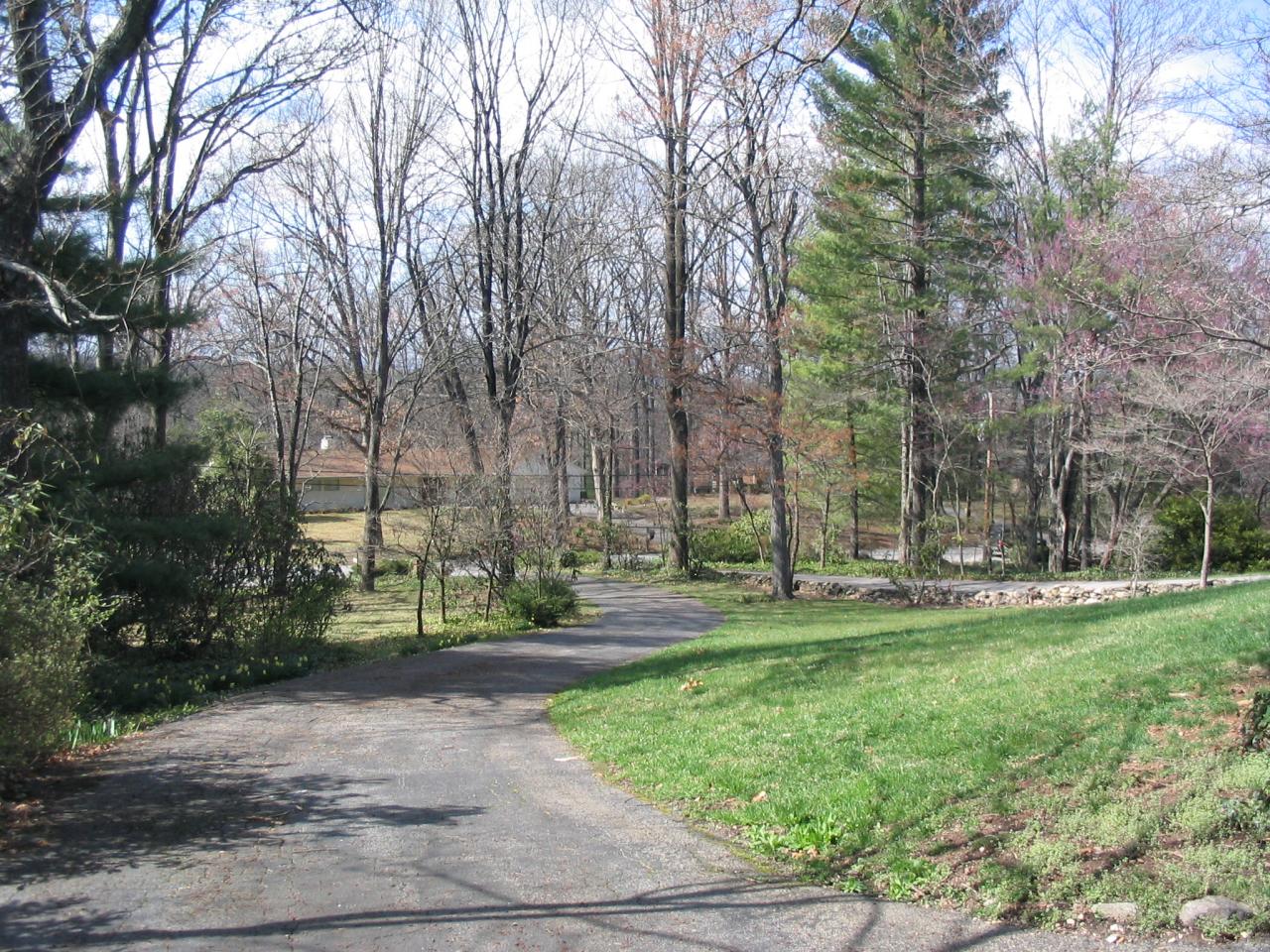 3912 Winding Way Road Southwest Roanoke, VA 24015 - Photo 22 of 22 Drive toward Street