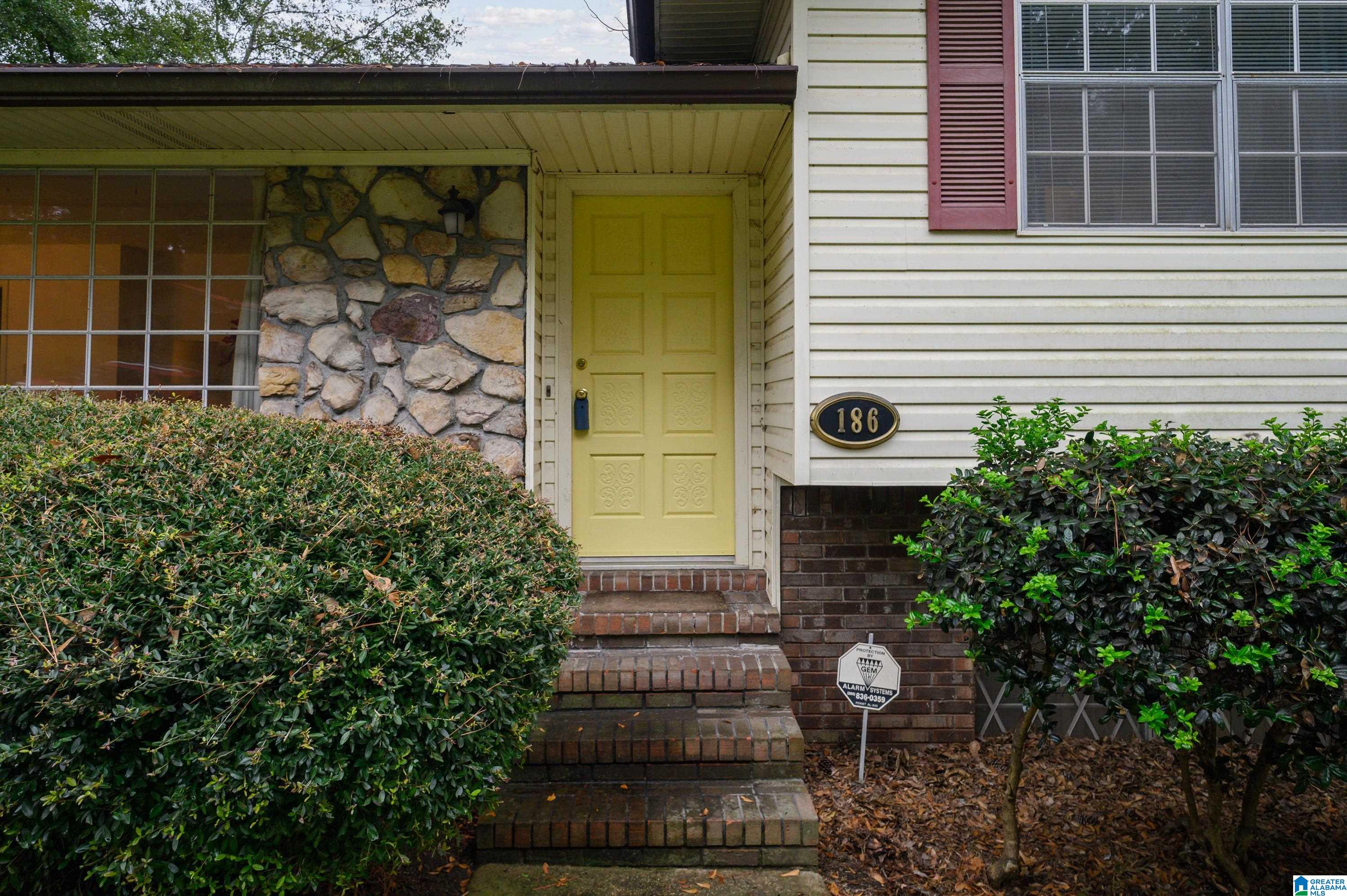 186 Forest Road Bessemer, AL 35023 - Photo 4 of 54