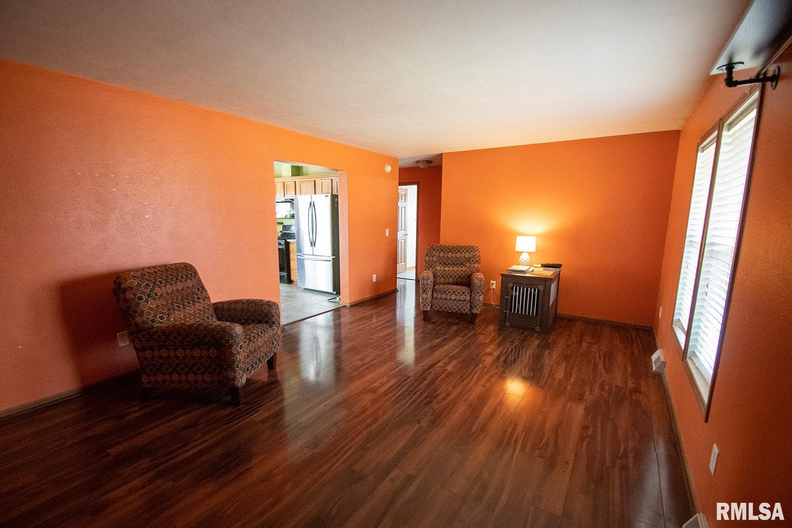 2724 Sheridan Road Pekin, IL 61554 - Photo 3 of 27 Gallery Image 3