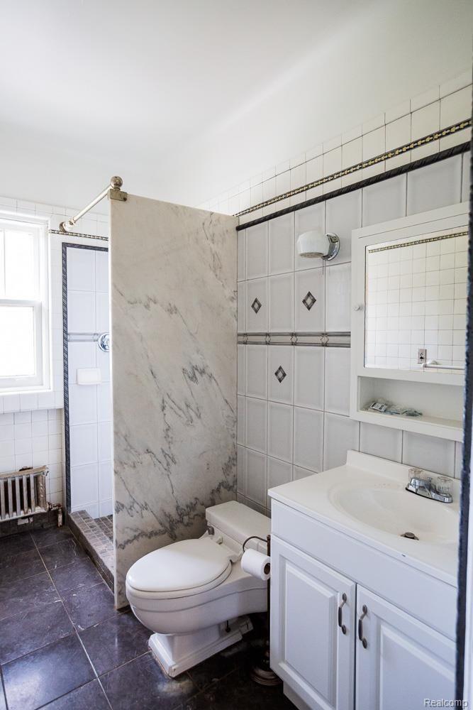 17535 Hamilton Road Highland Park, MI 48203 - Photo 5 of 96 17535Hamilton-116.jpg