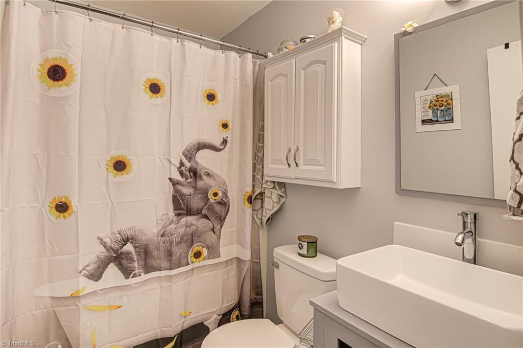 224 Lamplighter Circle Winston-Salem, NC 27104 - Photo 25 of 33