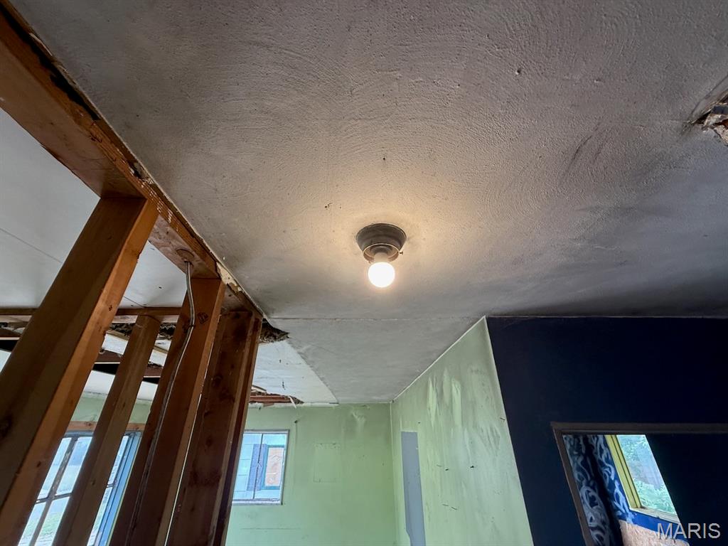 10517 Lord Drive St. Louis, MO 63136 - Photo 11 of 16