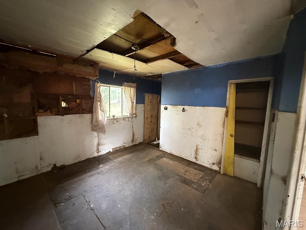 10517 Lord Drive St. Louis, MO 63136 - Photo 8 of 16