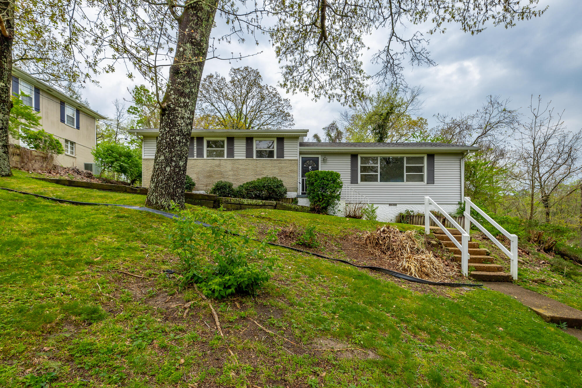 612 Intermont Road Chattanooga, TN 37415 - Photo 1 of 48 612 Intermont Road HD-7930