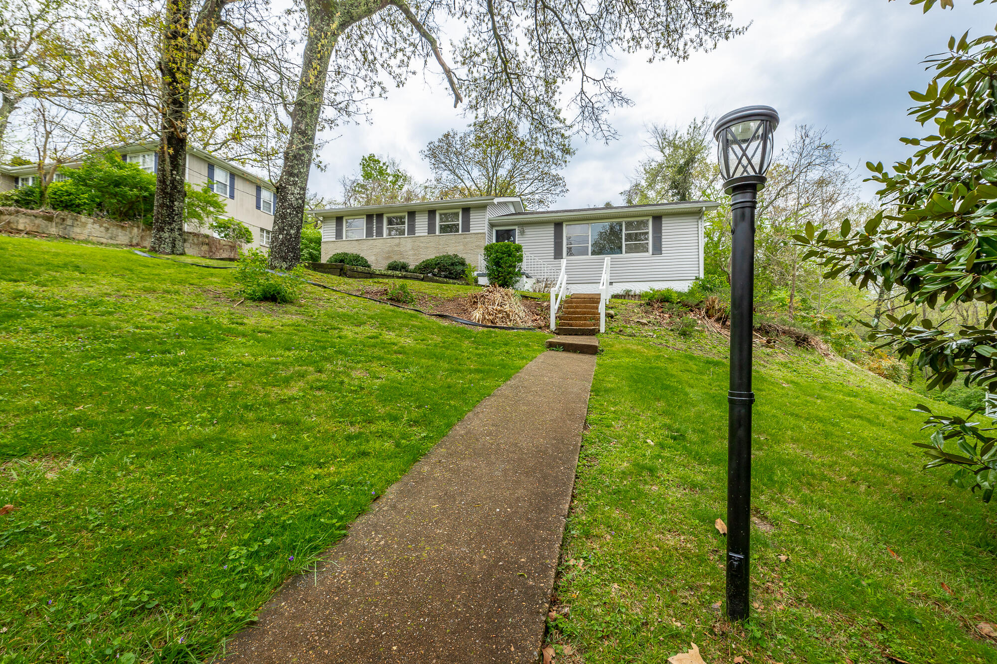 612 Intermont Road Chattanooga, TN 37415 - Photo 4 of 48 612 Intermont Road HD-7938