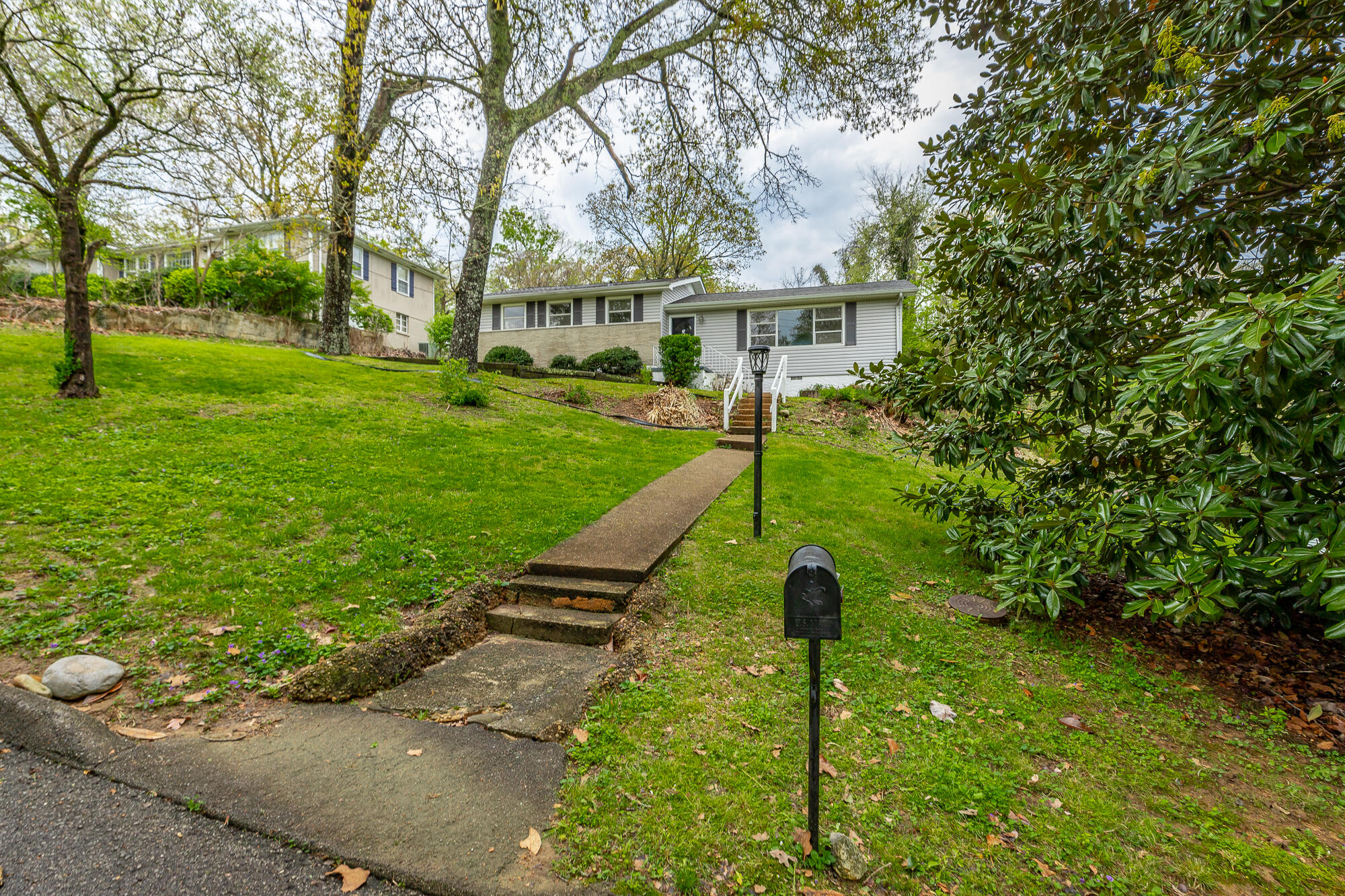 612 Intermont Road Chattanooga, TN 37415 - Photo 5 of 48 612 Intermont Road HD-7935