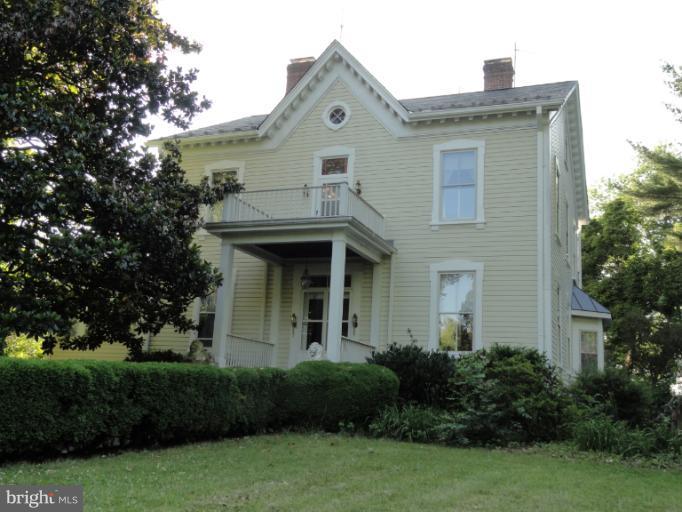 16611 Sugarland Road Boyds, MD 20841 - Photo 6 of 28 Exterior (Front)