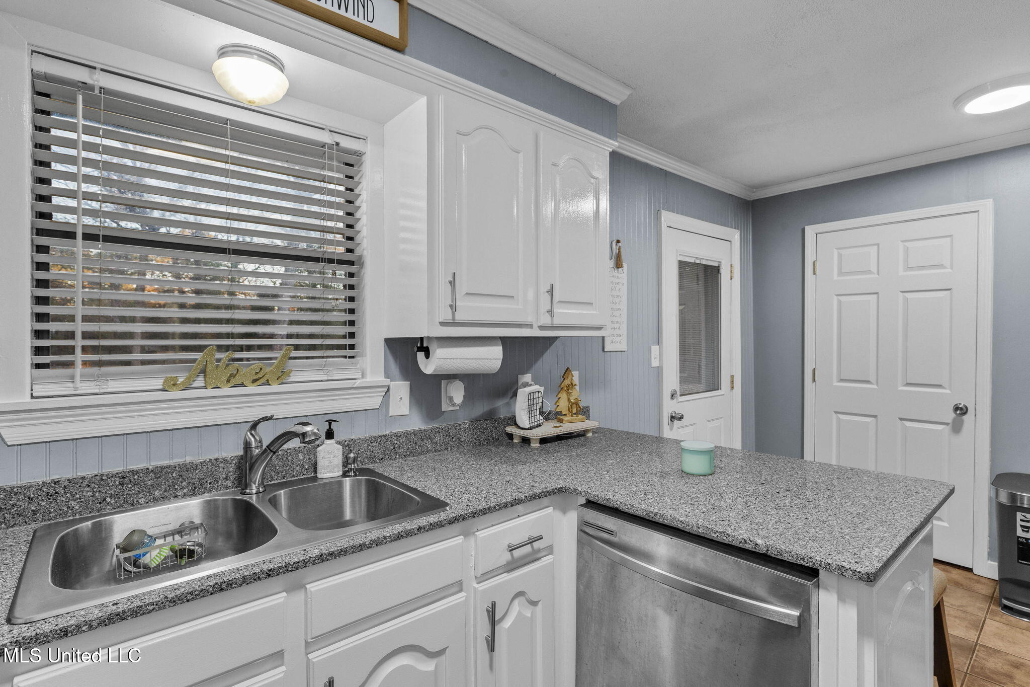 1005 Raintree Drive North Pelahatchie, MS 39145 - Photo 16 of 34 15-web-or-mls-1005 N Raintree-15