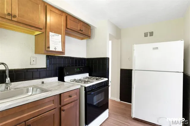 $1,350 | 8135 Bloom Drive, St. Louis, MO 63114