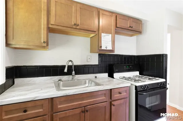 $1,350 | 8135 Bloom Drive, St. Louis, MO 63114