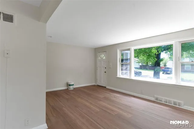 $1,350 | 8135 Bloom Drive, St. Louis, MO 63114