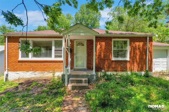$1,350 | 8135 Bloom Drive, St. Louis, MO 63114