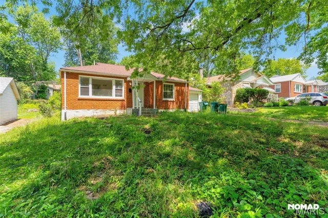 $1,350 | 8135 Bloom Drive, St. Louis, MO 63114