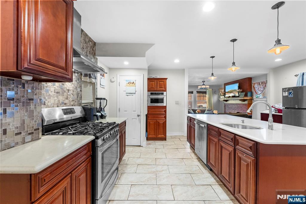 130 Renner Avenue Newark, NJ 07112 - Photo 7 of 25