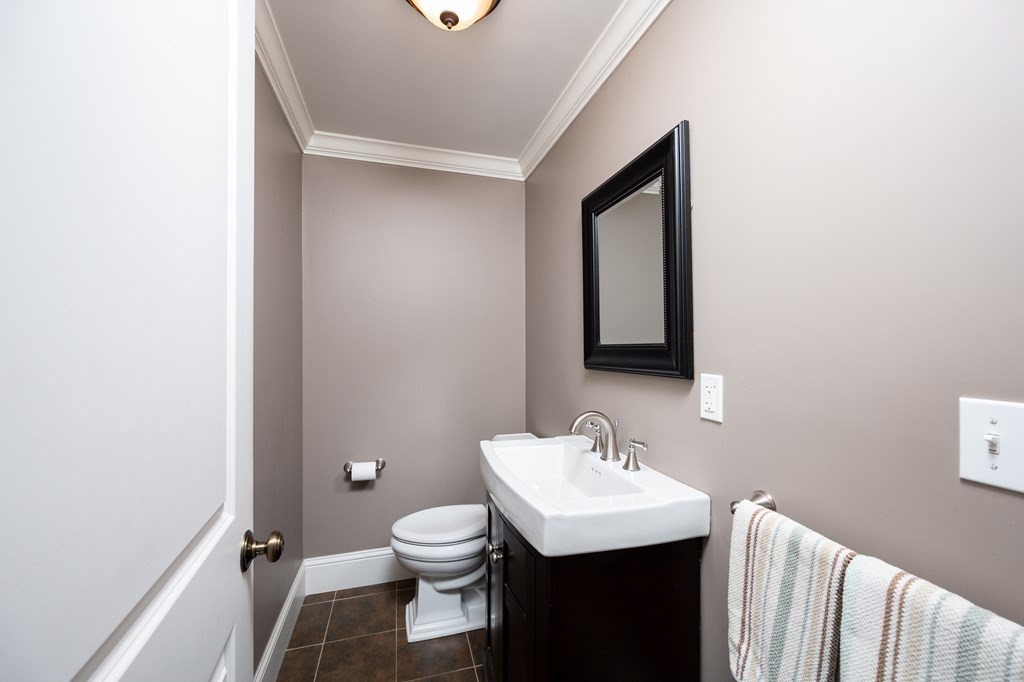 90 Meredith Circle Milton, MA 02186 - Photo 13 of 28