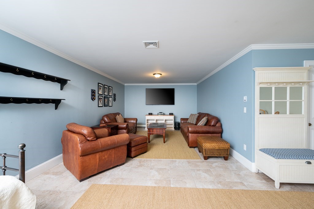 90 Meredith Circle Milton, MA 02186 - Photo 23 of 28