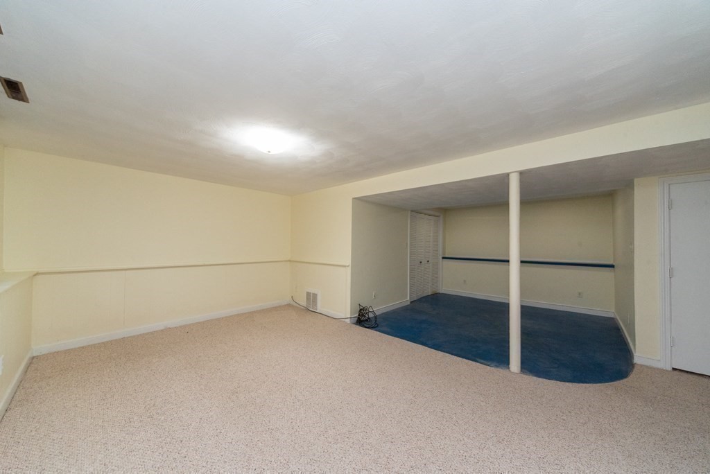 10 Fencourt Road Canton, MA 02021 - Photo 20 of 29 a view of an empty room