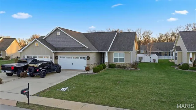 $385,000 | 7304 Graythorn Court, Unit A, Troy, IL 62294
