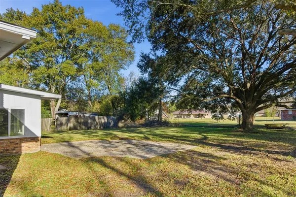$220,000 | 452 Scenic Drive, Ville Platte, LA 70586