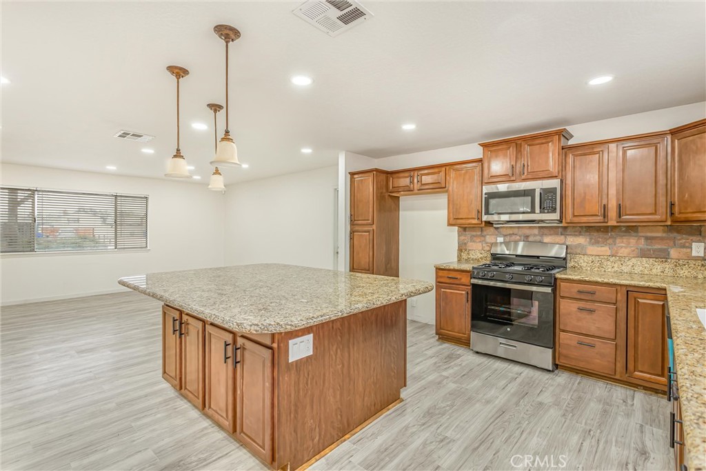 19891 Talihina Road Apple Valley, CA 92307 - Photo 12 of 41