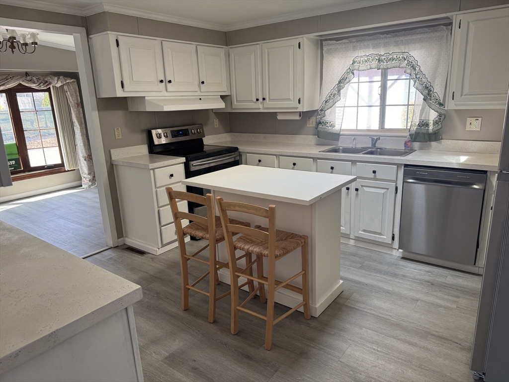 3 Roundtable Road Attleboro, MA 02703 - Photo 8 of 27
