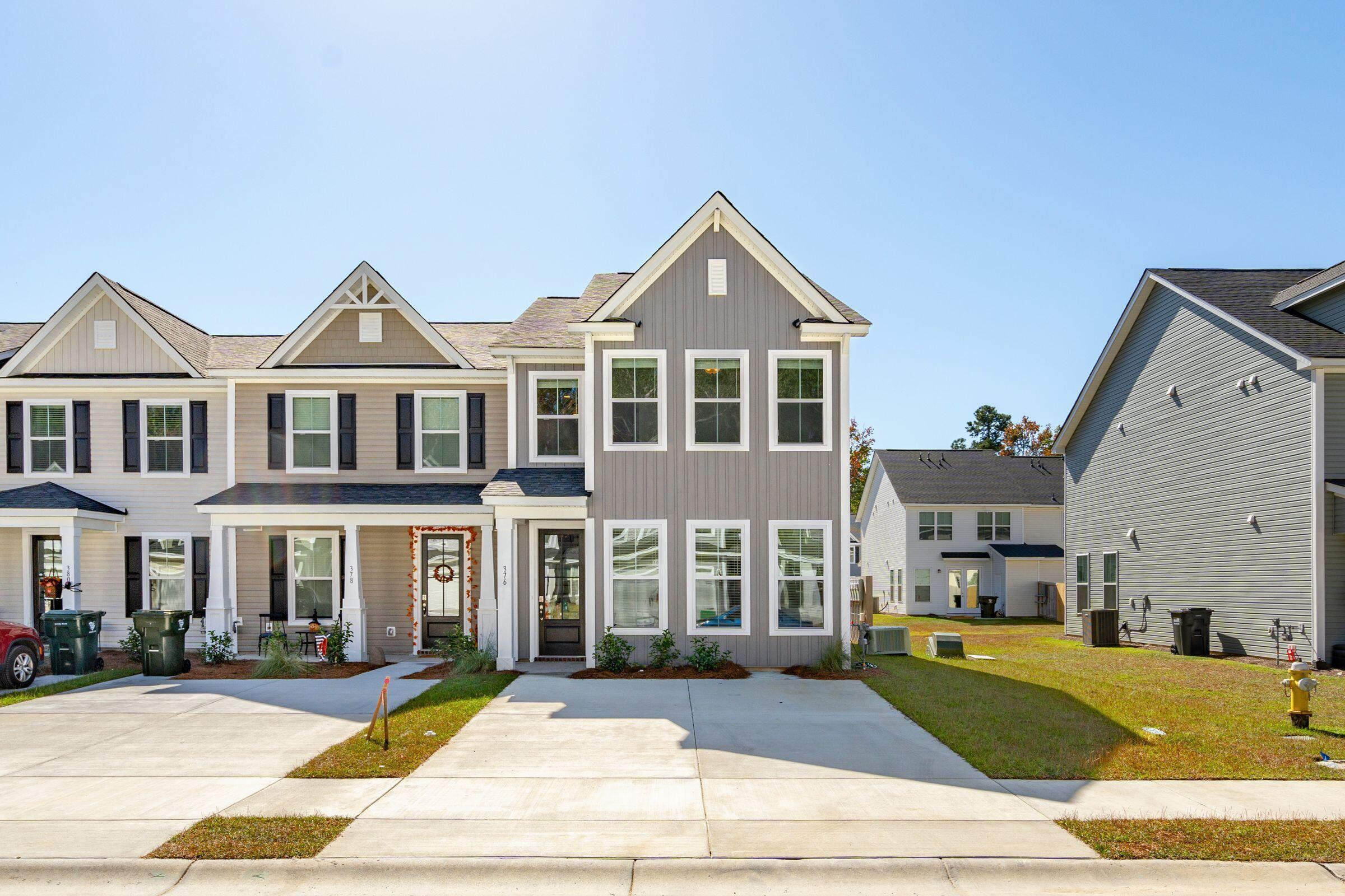 808 Alma Square Drive Moncks Corner, SC 29461 - Photo 3 of 40 376GreenFernDr-KeenEyeMarketing-001