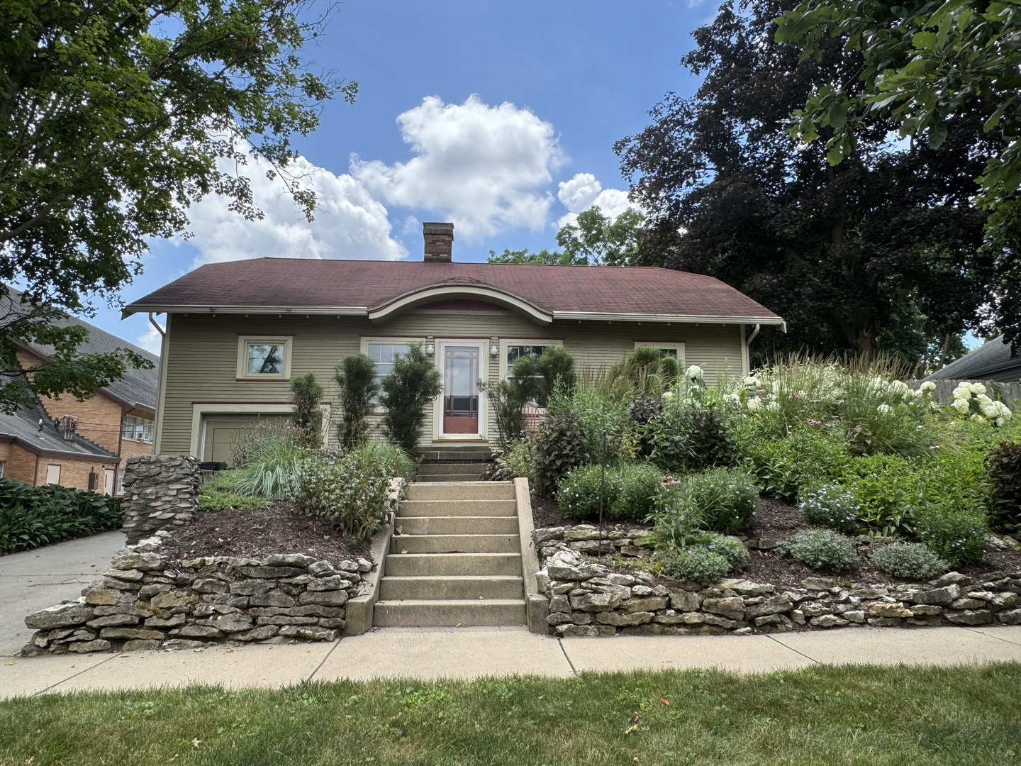 909 West Union Street Champaign, IL 61821 - Photo 1 of 18 Gallery Image 1