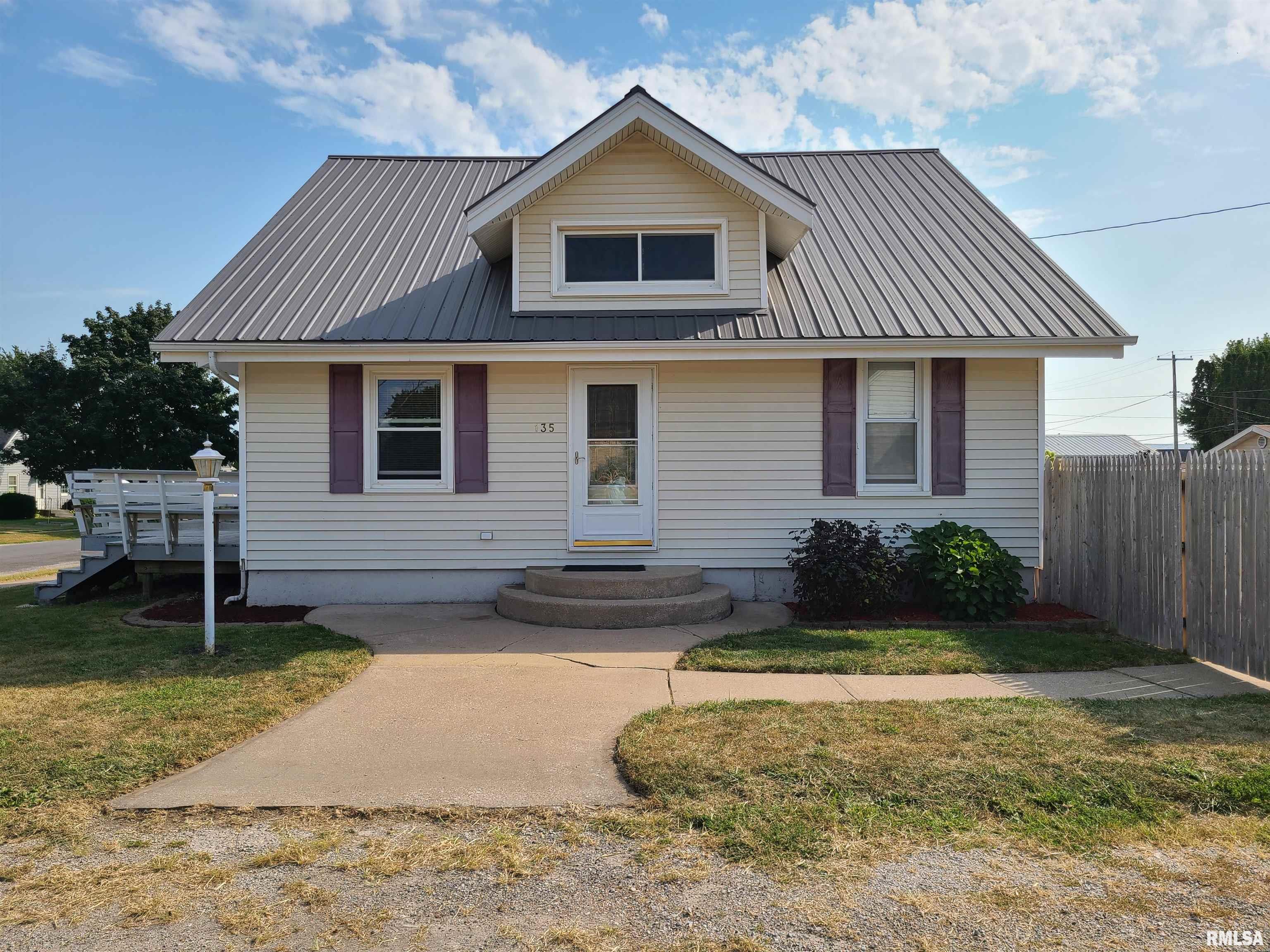 135 4th Street Bennett, IA 52721 - Photo 1 of 32 Gallery Image 1