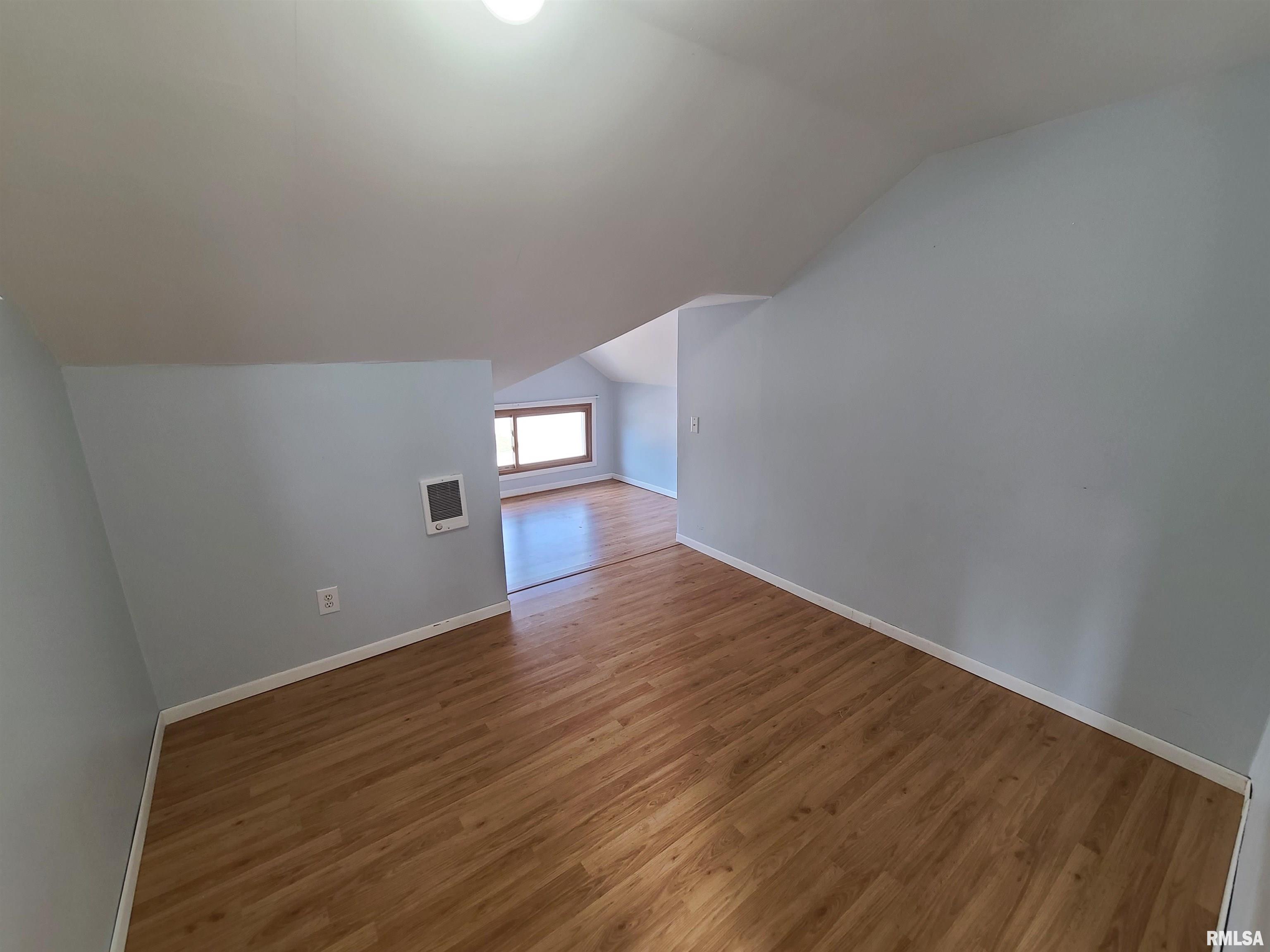 135 4th Street Bennett, IA 52721 - Photo 14 of 32 Gallery Image 14
