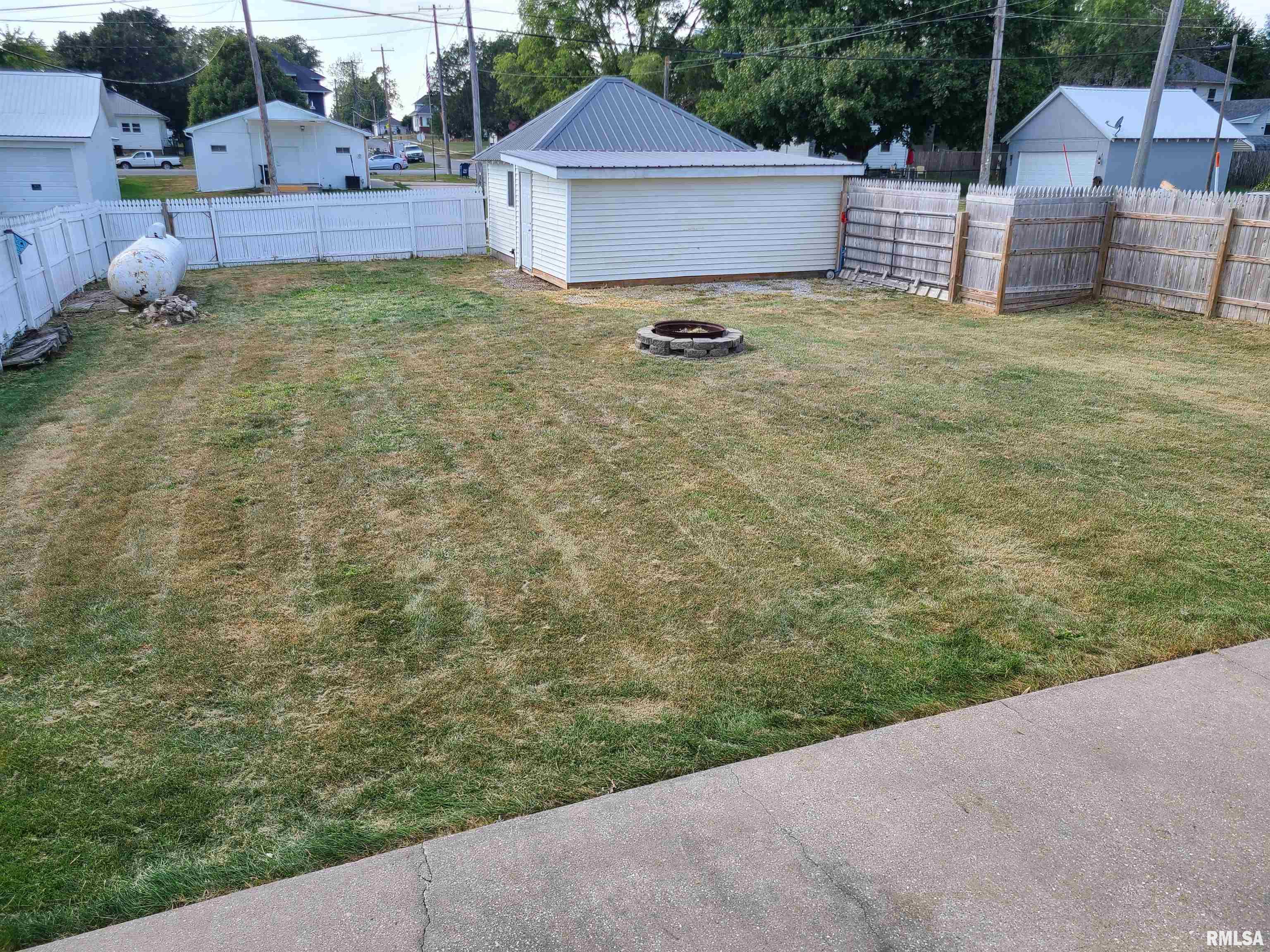 135 4th Street Bennett, IA 52721 - Photo 31 of 32 Gallery Image 31