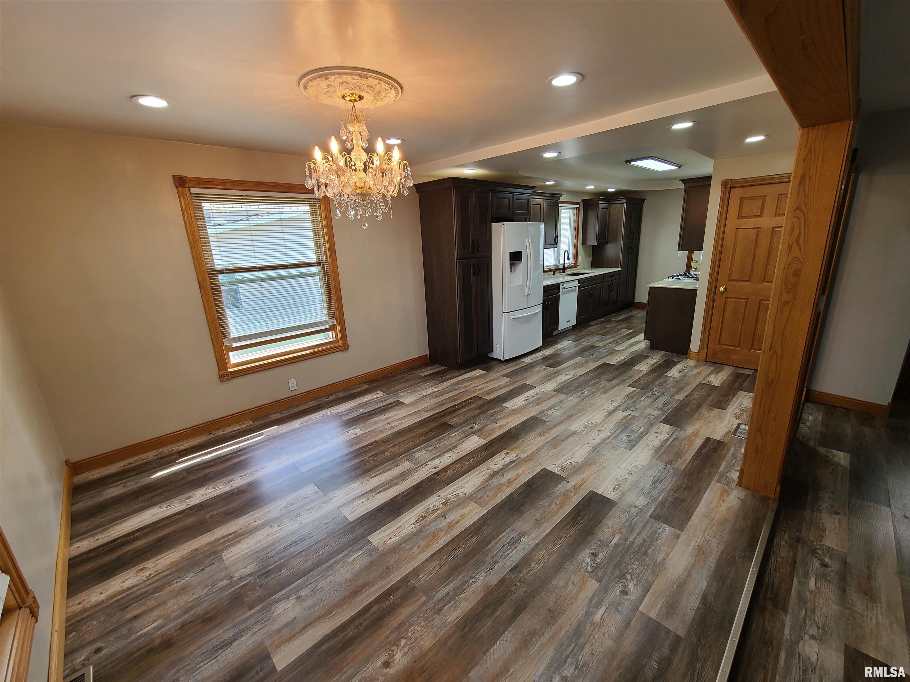 135 4th Street Bennett, IA 52721 - Photo 6 of 32 Gallery Image 6