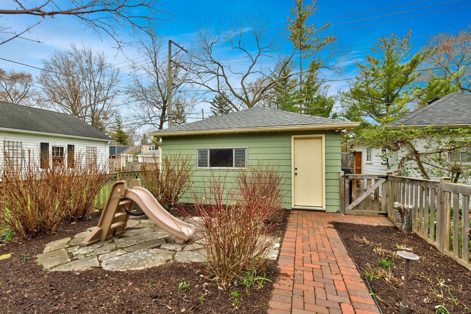 1726 Wesley Avenue Evanston, IL 60201 - Photo 24 of 27 a view of a house with a patio