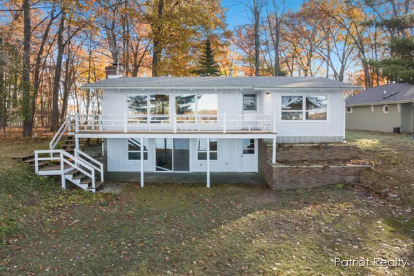 $599,900 | 8995 Deer Point Drive, Newaygo, MI 49337