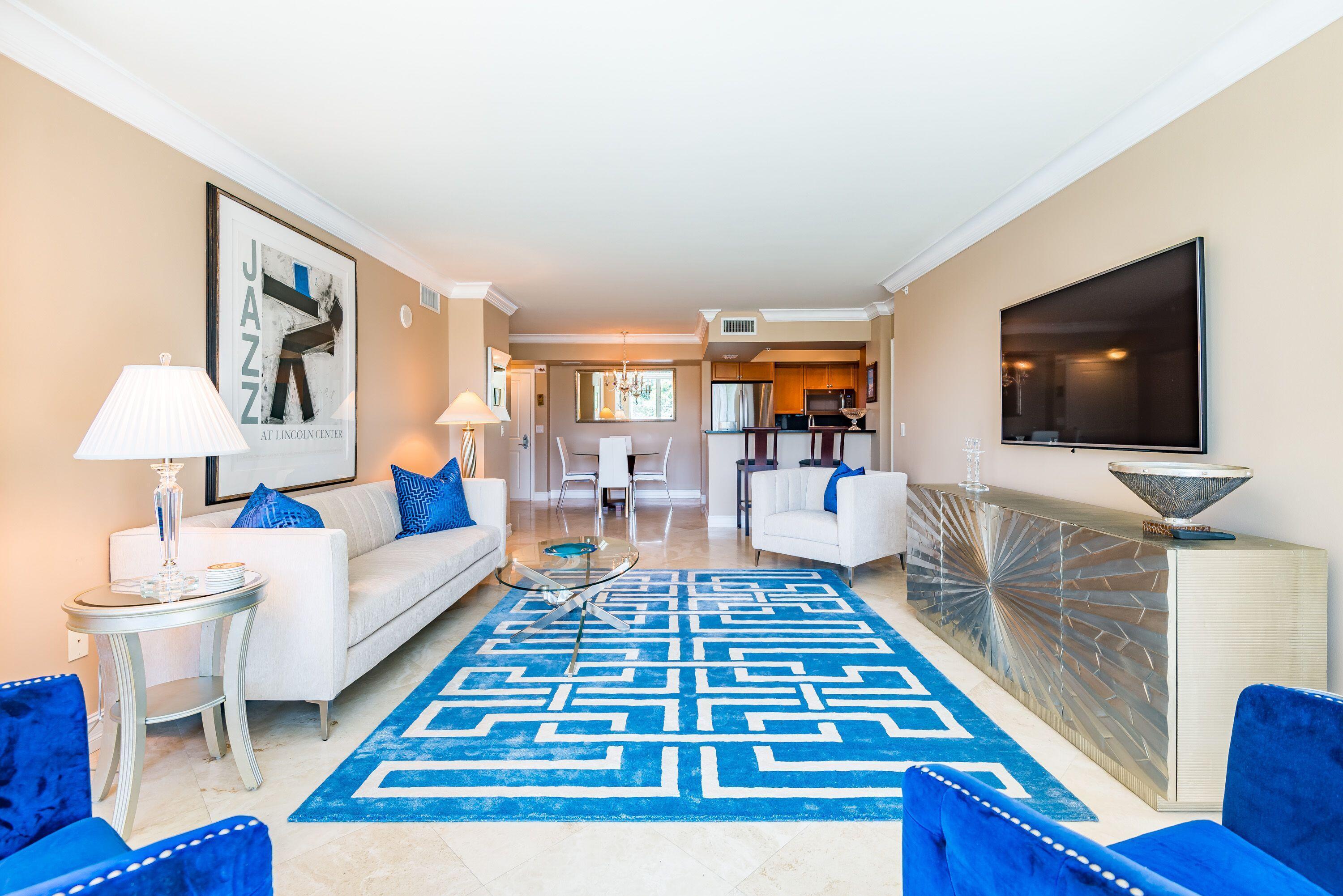 99 Southeast Mizner Boulevard, Unit 215 Boca Raton, FL 33432 - Photo 1 of 40 Living Area