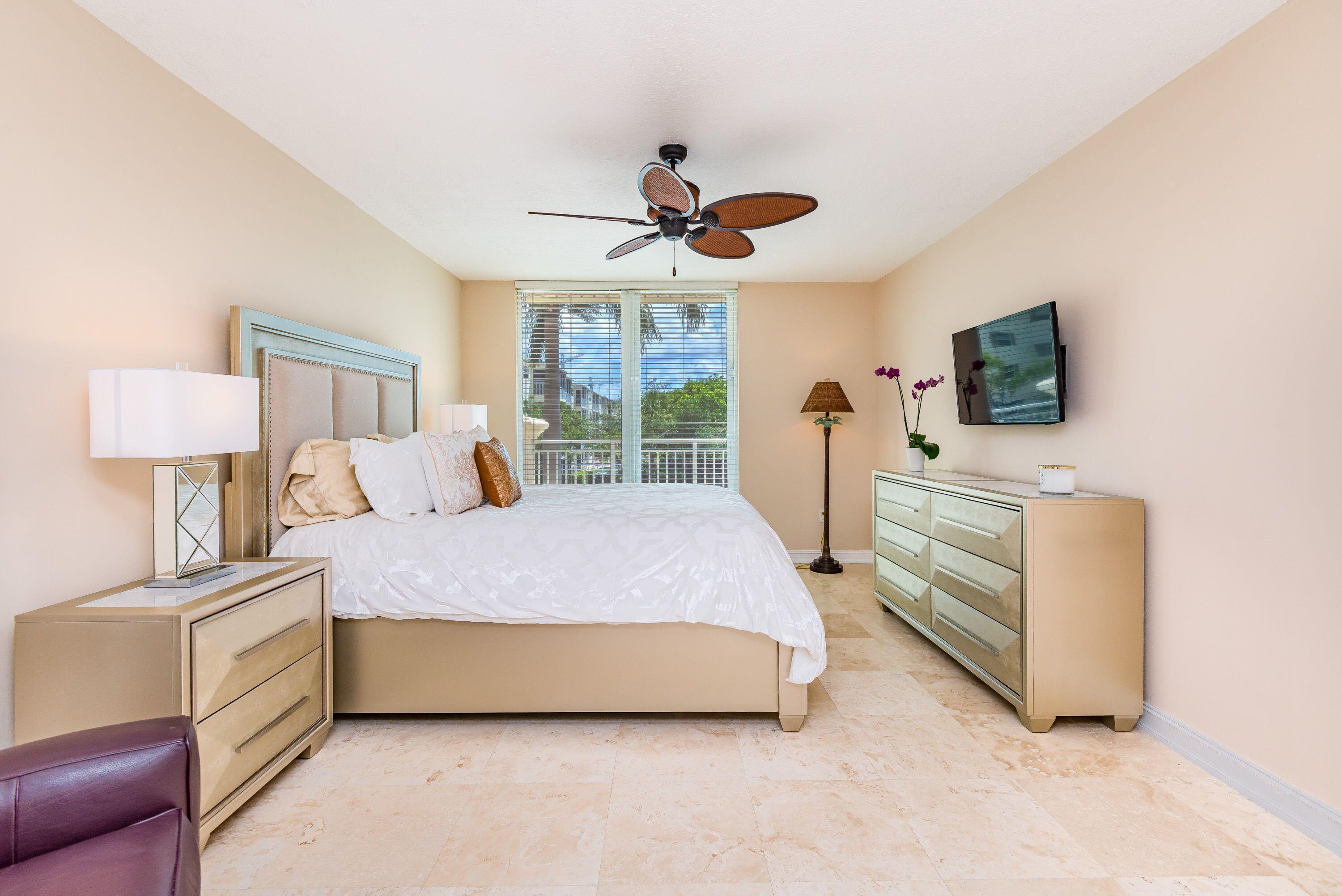 99 Southeast Mizner Boulevard, Unit 215 Boca Raton, FL 33432 - Photo 11 of 40 Bedroom #1