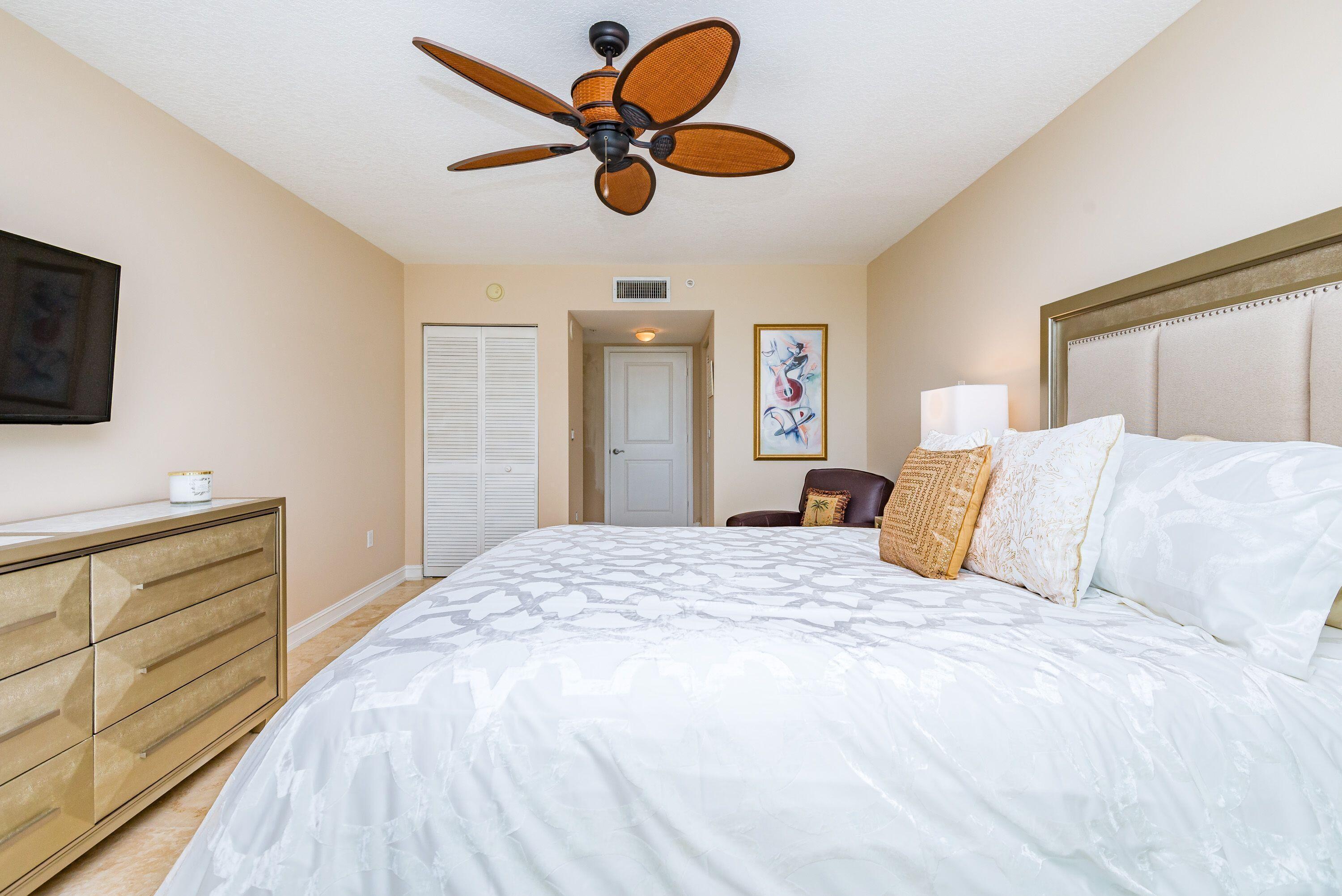 99 Southeast Mizner Boulevard, Unit 215 Boca Raton, FL 33432 - Photo 12 of 40 Bedroom #3