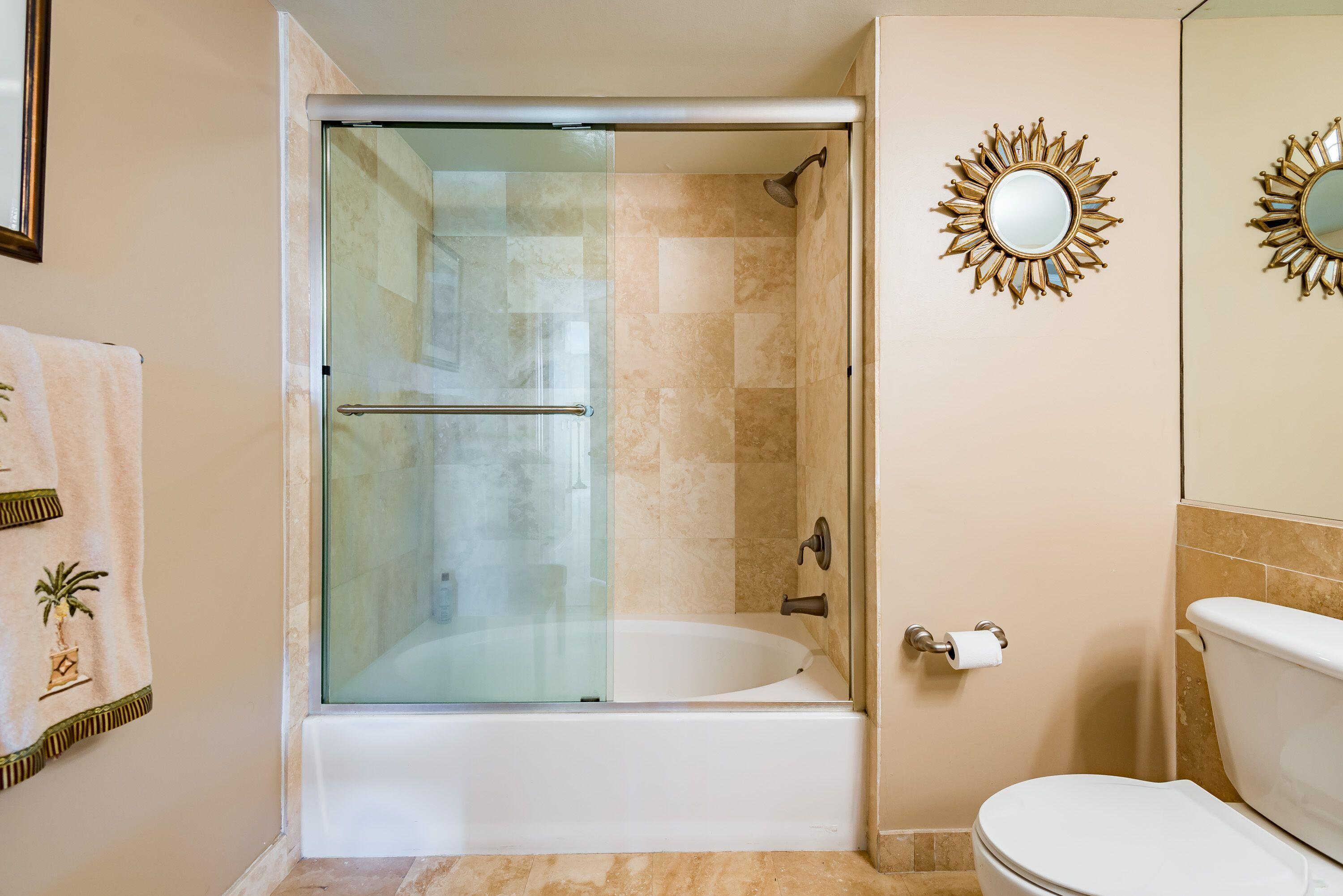 99 Southeast Mizner Boulevard, Unit 215 Boca Raton, FL 33432 - Photo 14 of 40 Master Bath#2